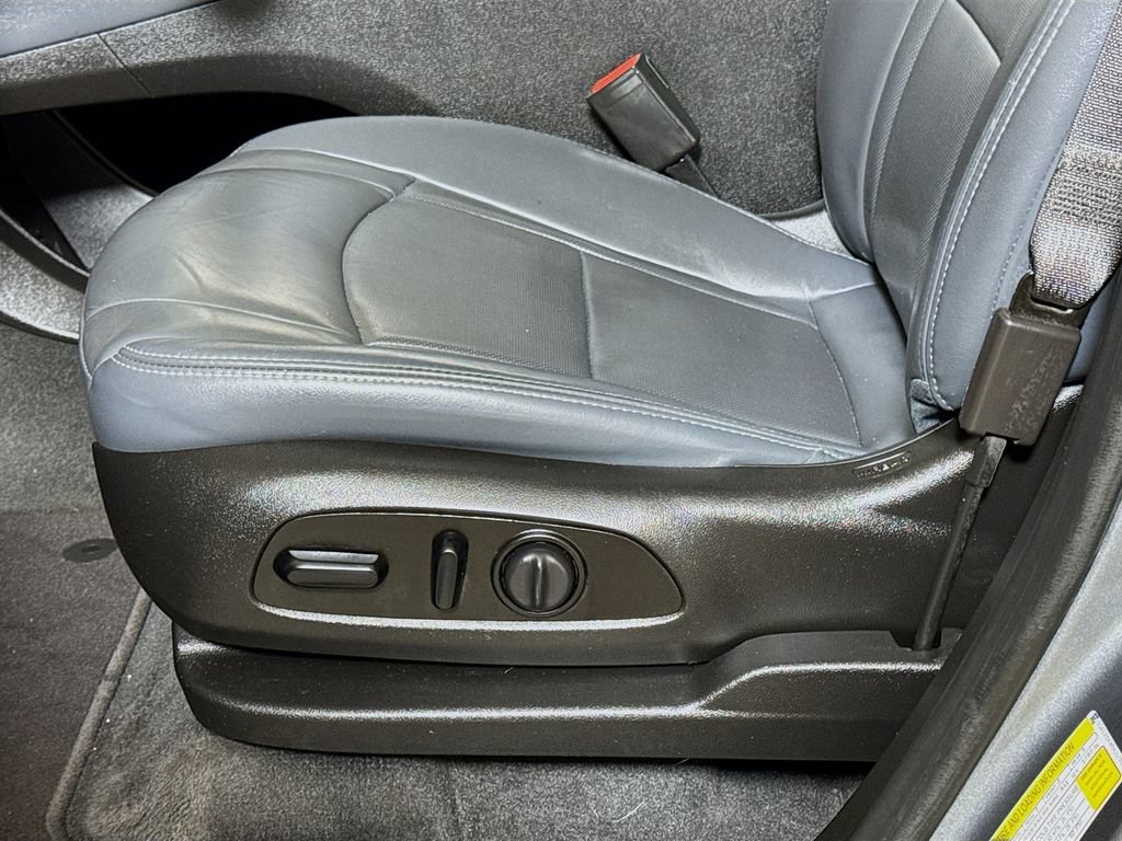 Used 2019 Buick Enclave Essence FWD image 16