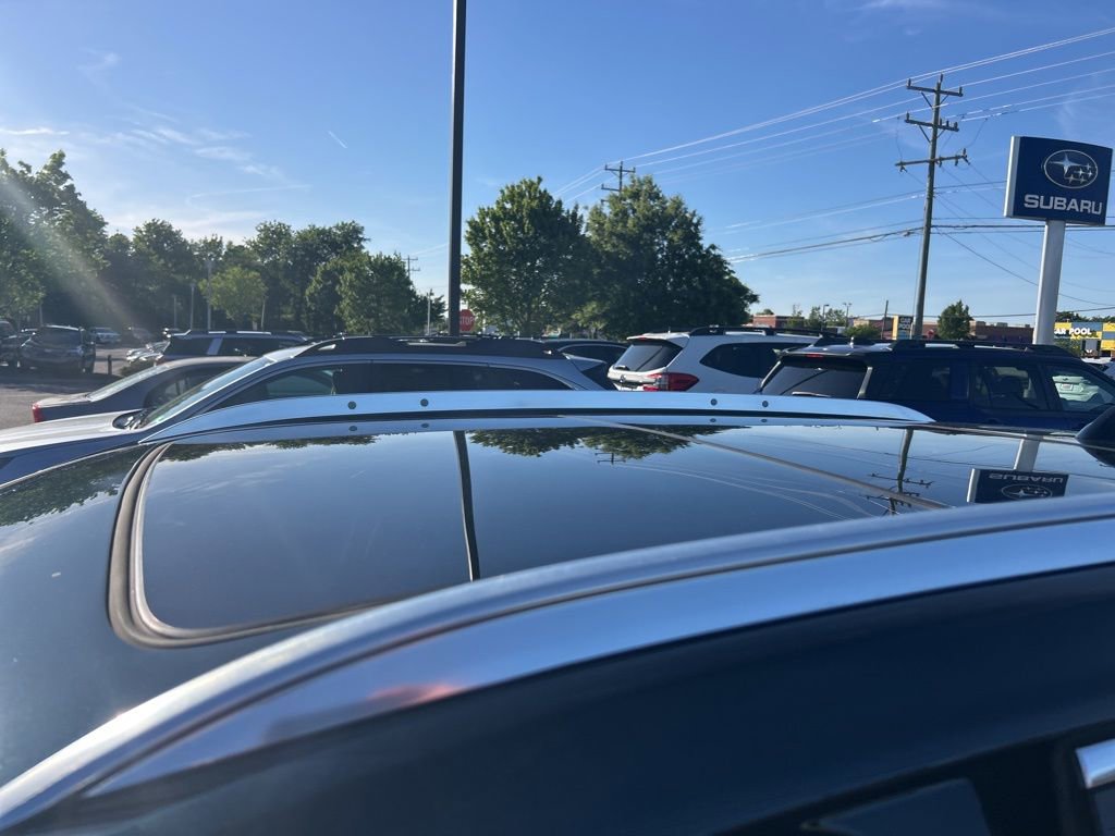 Used 2024 Cadillac XT4 Premium Luxury w/ Technology Package AWD/4WD image 15