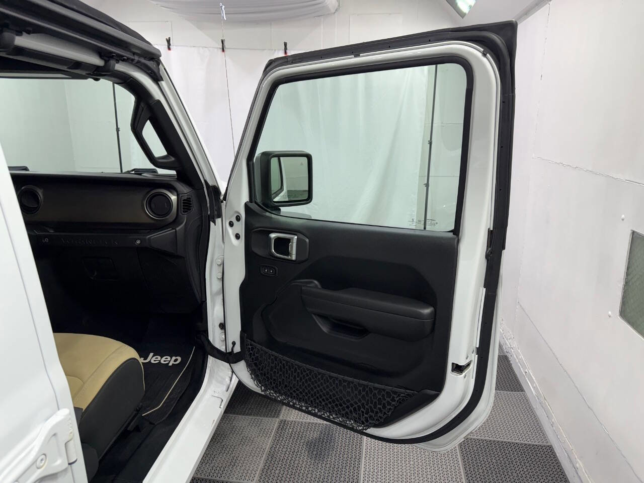 Used 2018 Jeep Wrangler Unlimited Sport S image 24