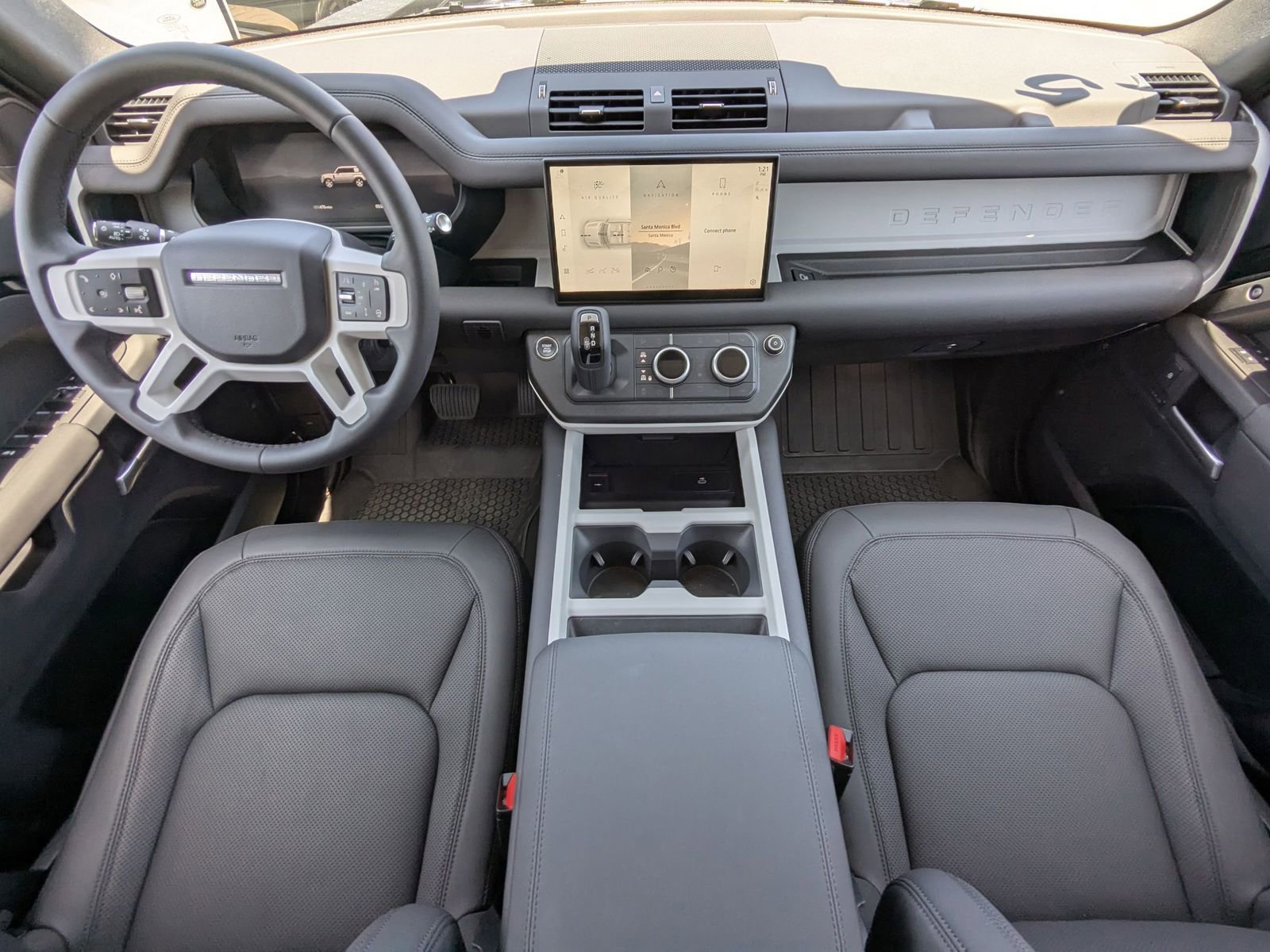 Used 2025 Land Rover Defender 130 S image 19