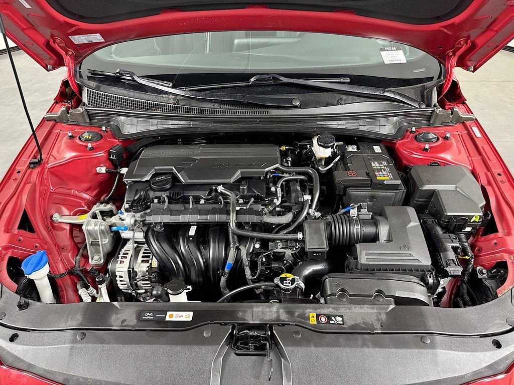 Certified 2025 Hyundai Elantra Sport FWD image 30