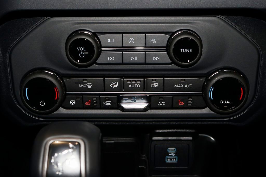 New 2025 Ford Bronco Outer Banks image 24