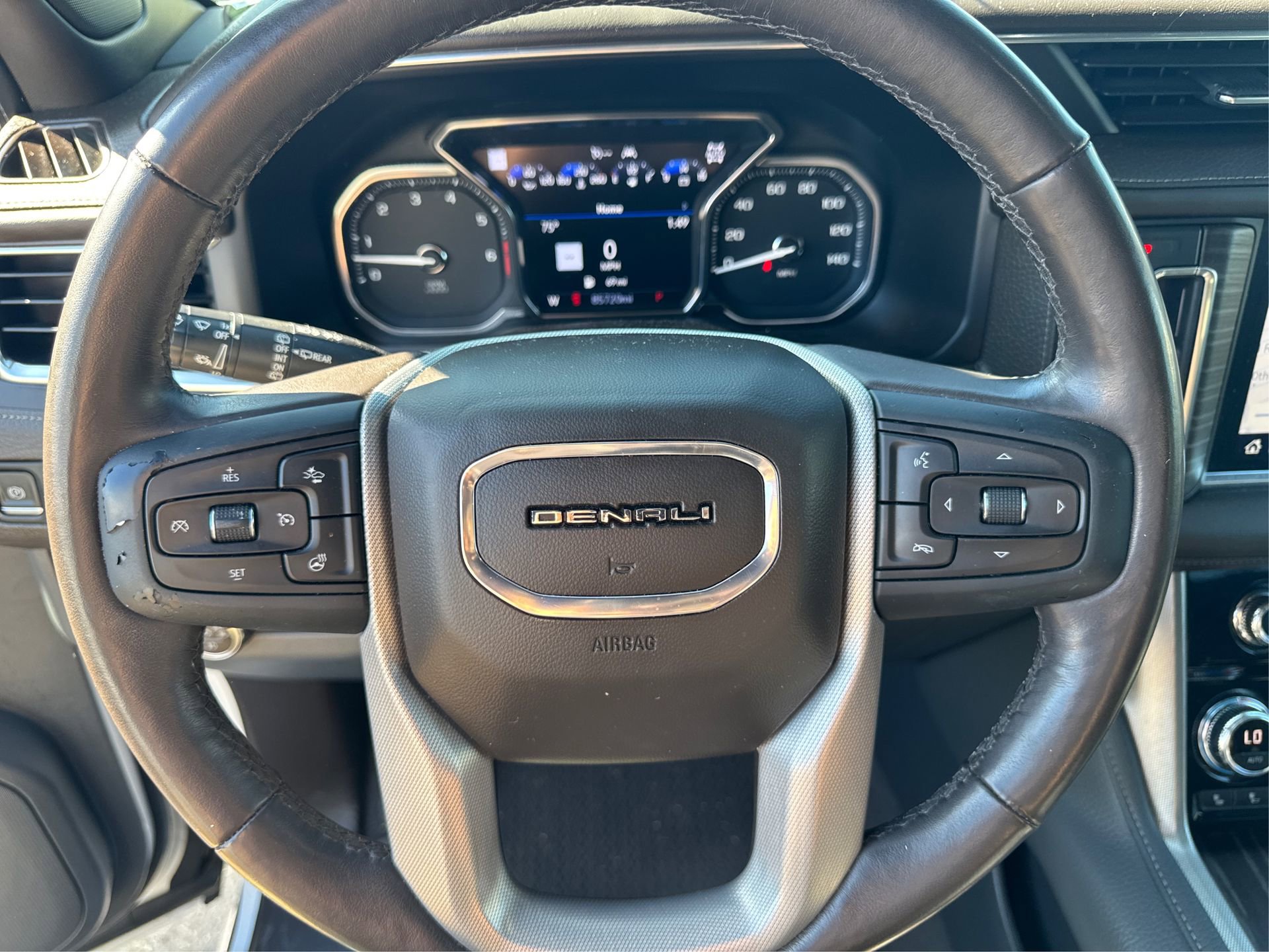 Used 2021 GMC Yukon Denali image 22