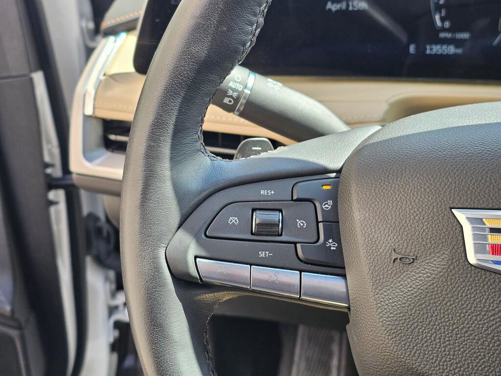Used 2024 Cadillac XT4 Premium Luxury image 31