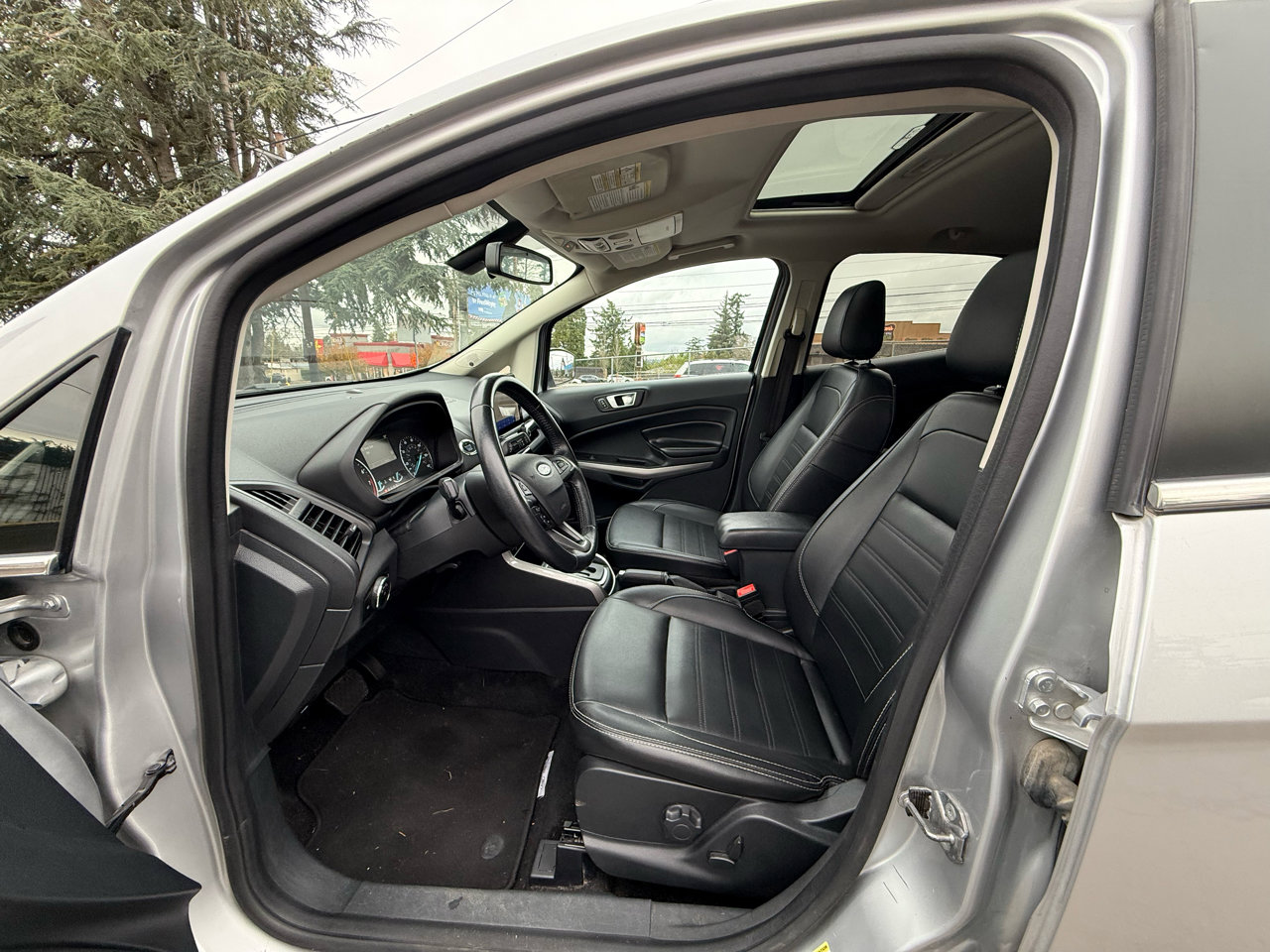 Used 2021 Ford EcoSport Titanium image 5