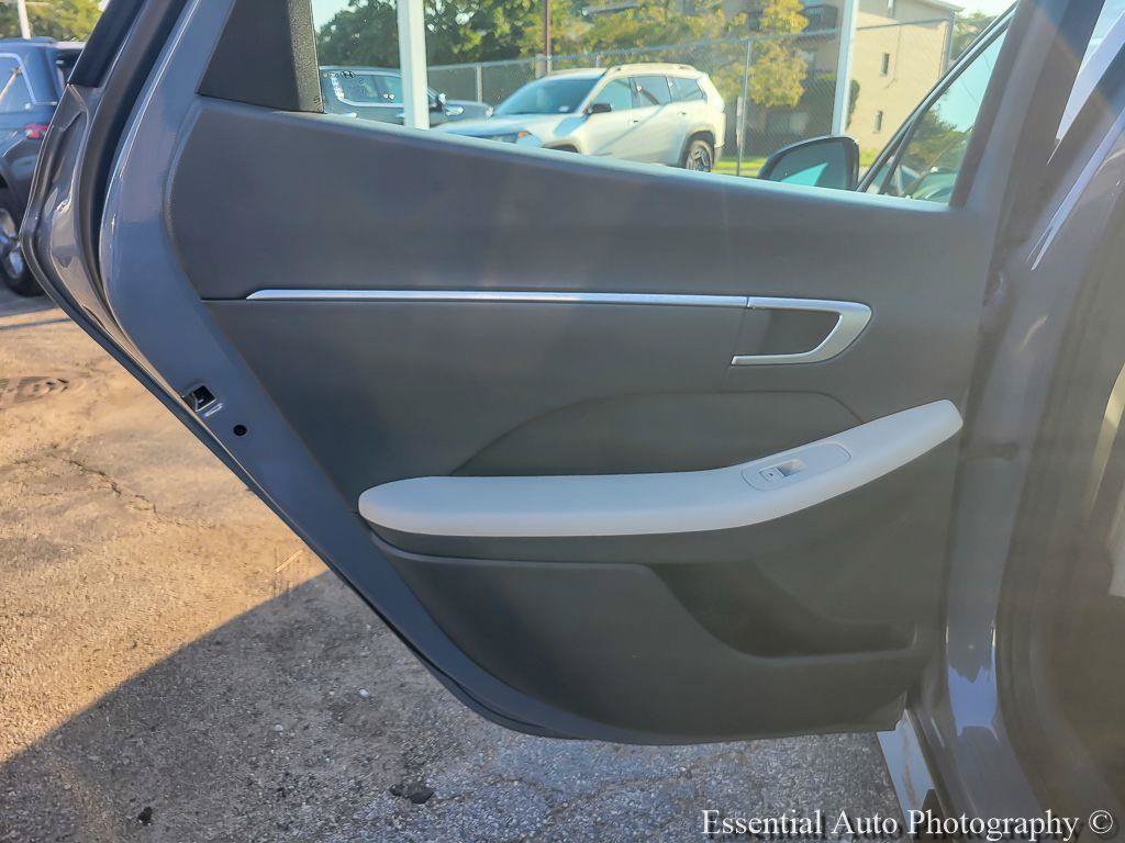 Used 2025 Hyundai Sonata SEL FWD image 25
