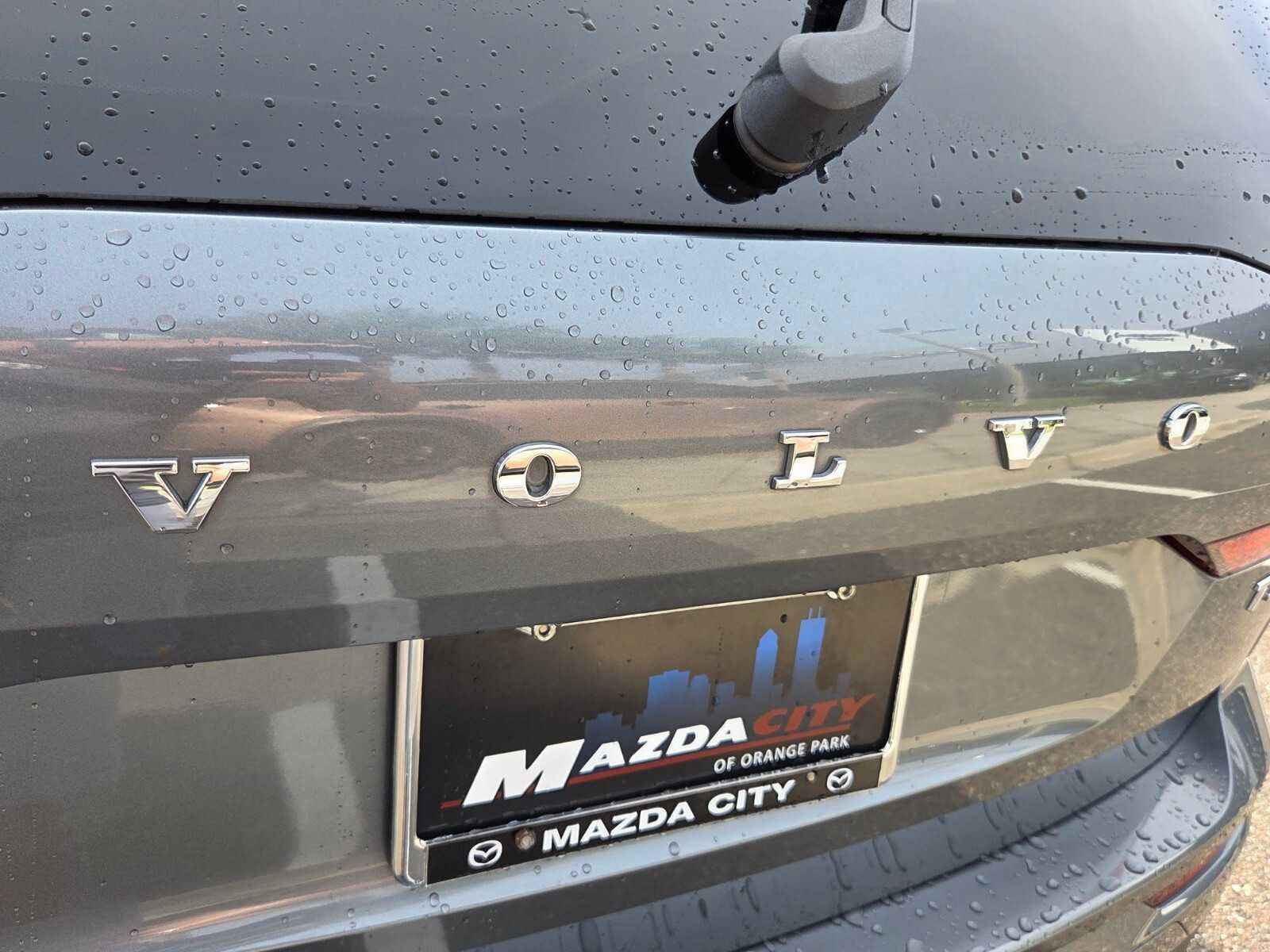 Used 2018 Volvo XC60 T5 Momentum w/ Vision Package AWD/4WD image 15