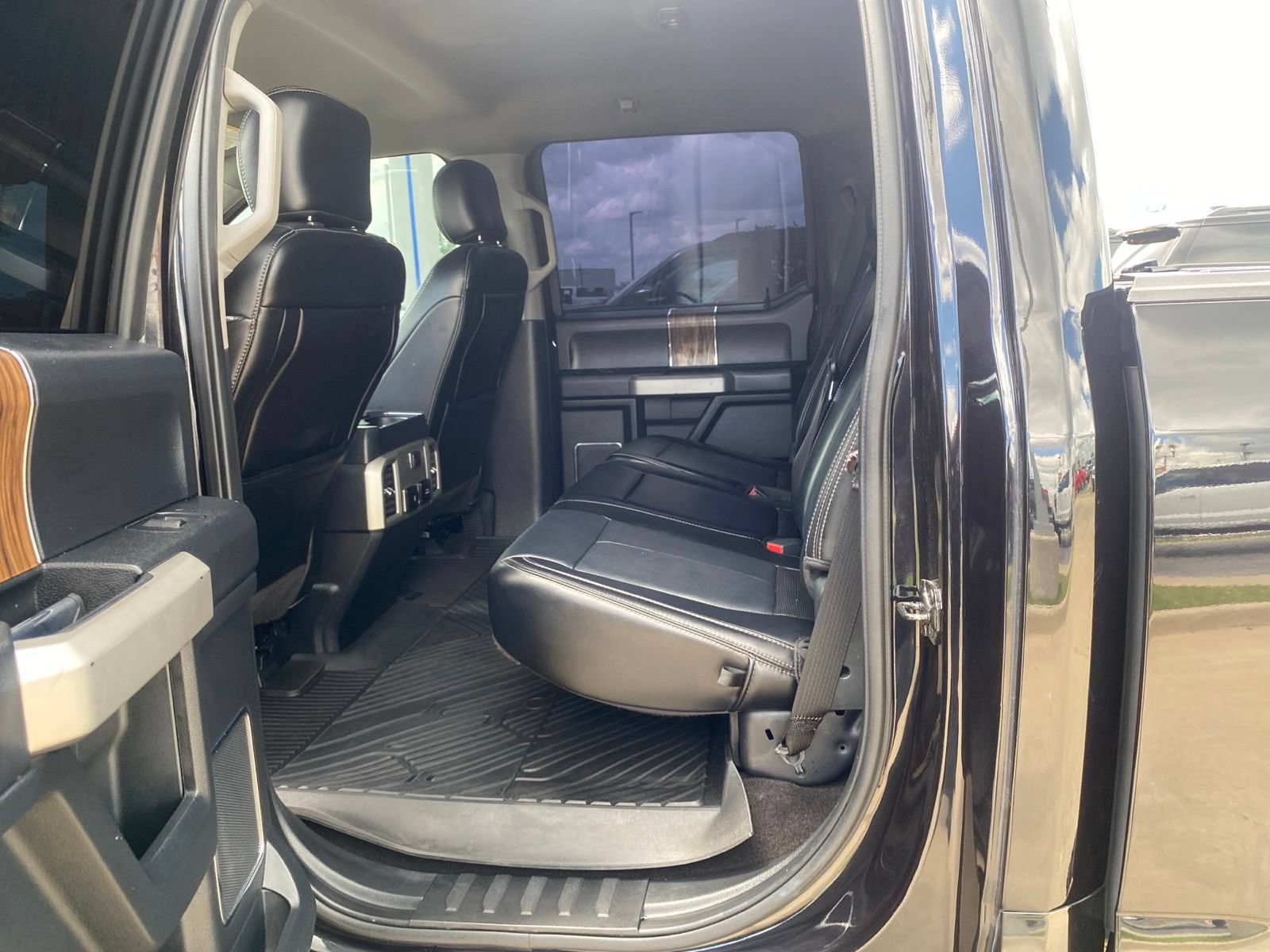 Used 2020 Ford F150 Lariat RWD image 24