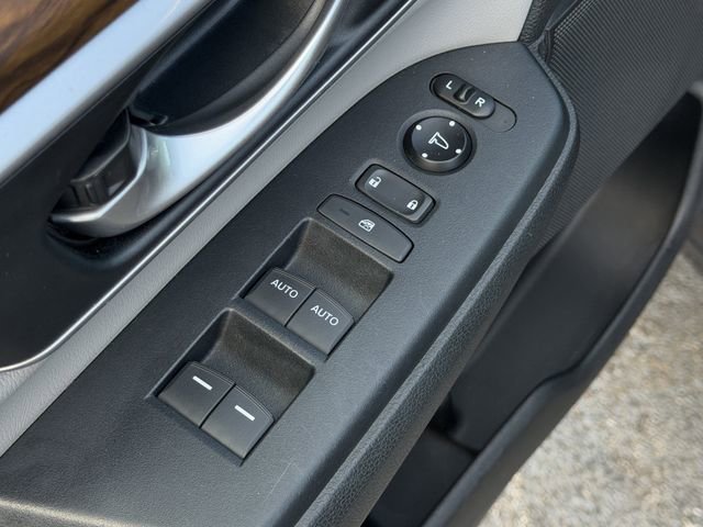Used 2017 Honda CR-V Touring image 23