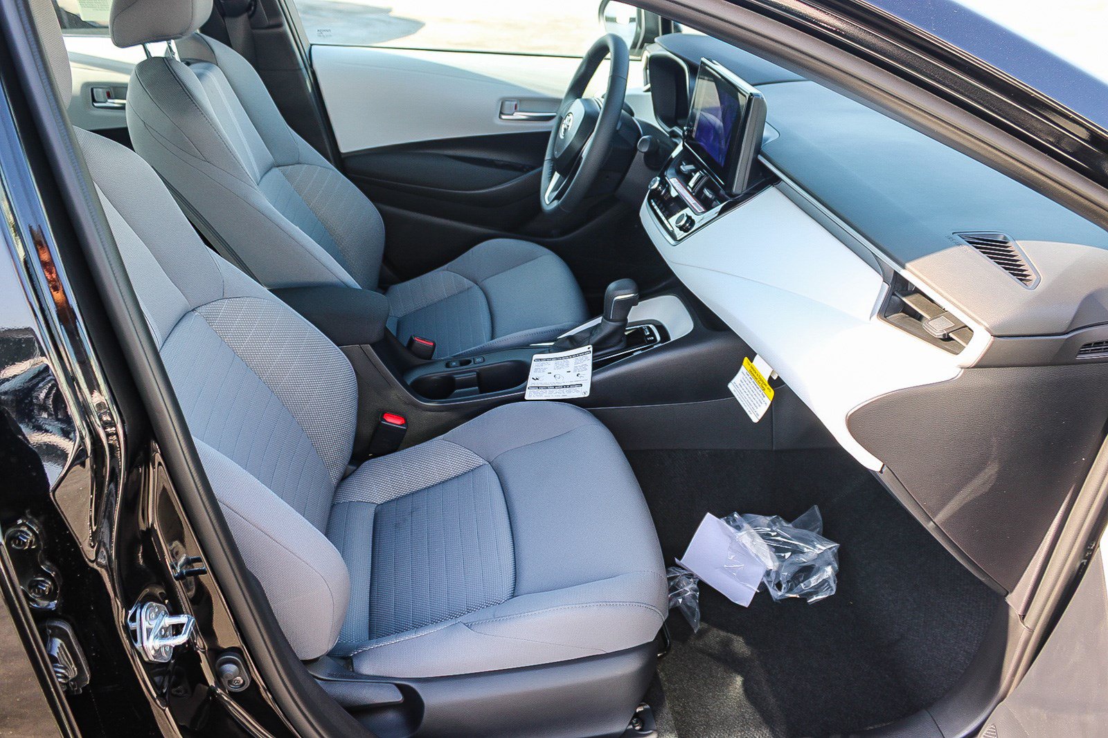 New 2026 Toyota Corolla SE FWD image 19
