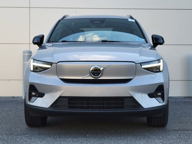 Used 2023 Volvo XC40 Recharge Ultimate image 7