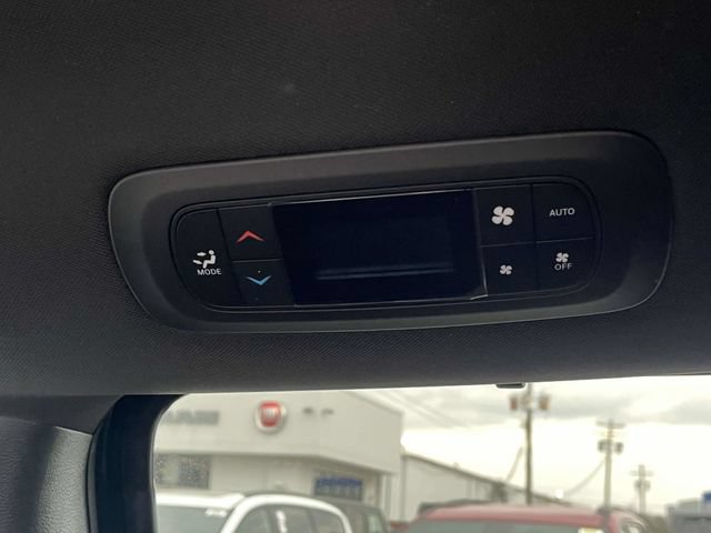 New 2026 Chrysler Pacifica Select w/ S Appearance Package FWD image 16