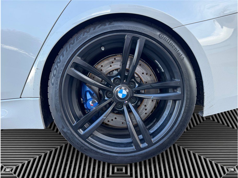 Used 2017 BMW M3 RWD image 13