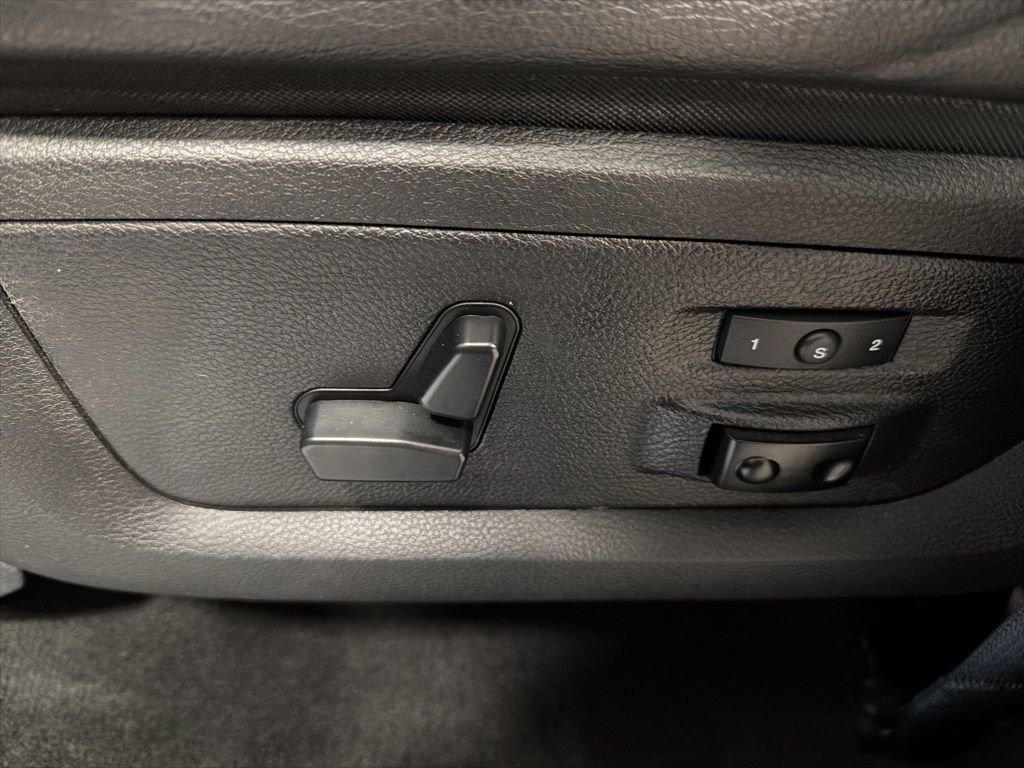 Used 2017 RAM 1500 Laramie w/ Convenience Group AWD/4WD image 16