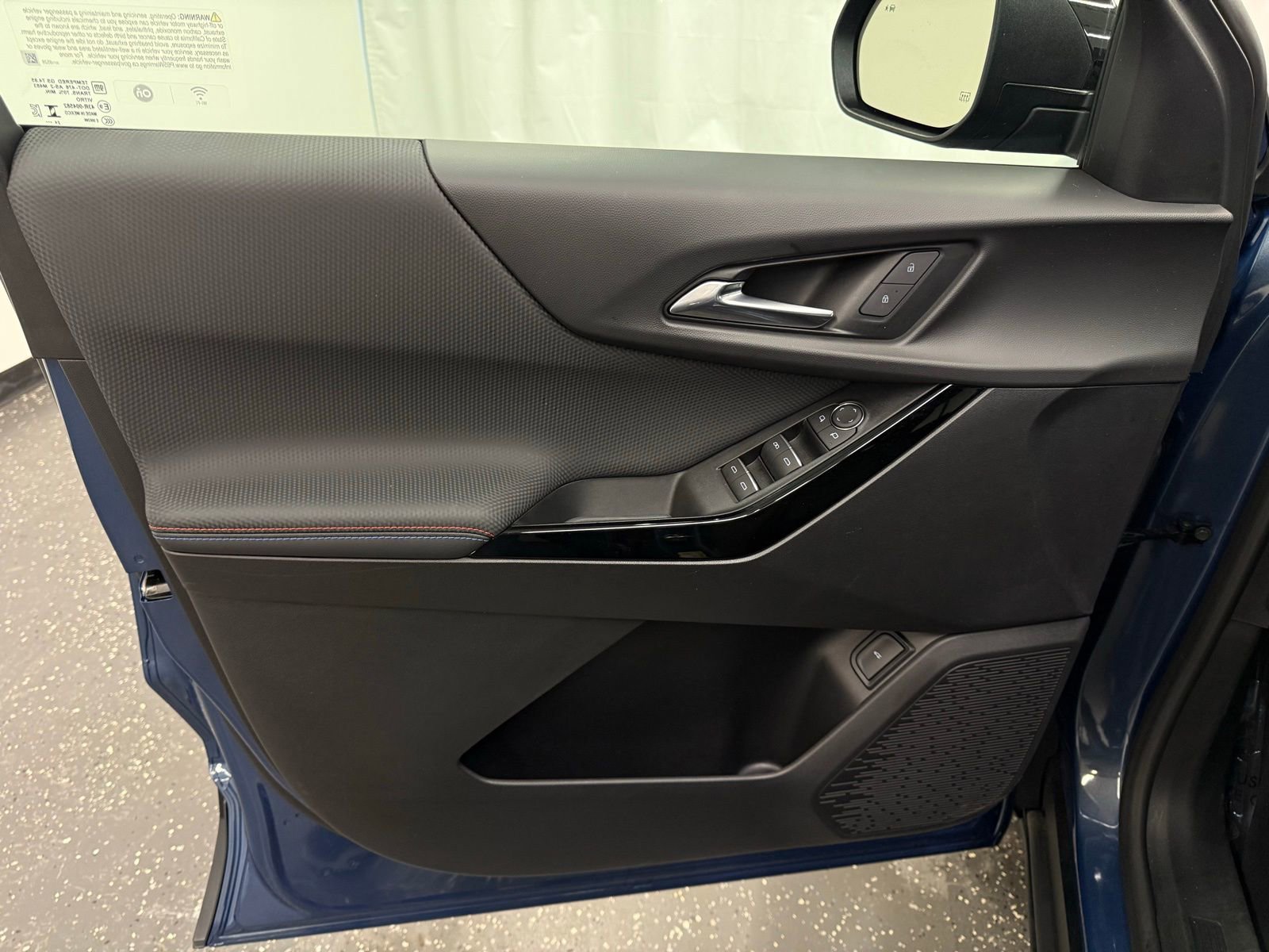 Used 2025 Chevrolet Equinox RS image 9