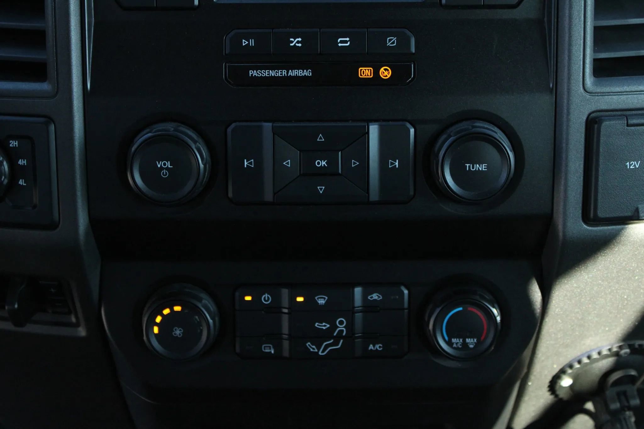 Used 2022 Ford F250 XL w/ Power Equipment Group image 23