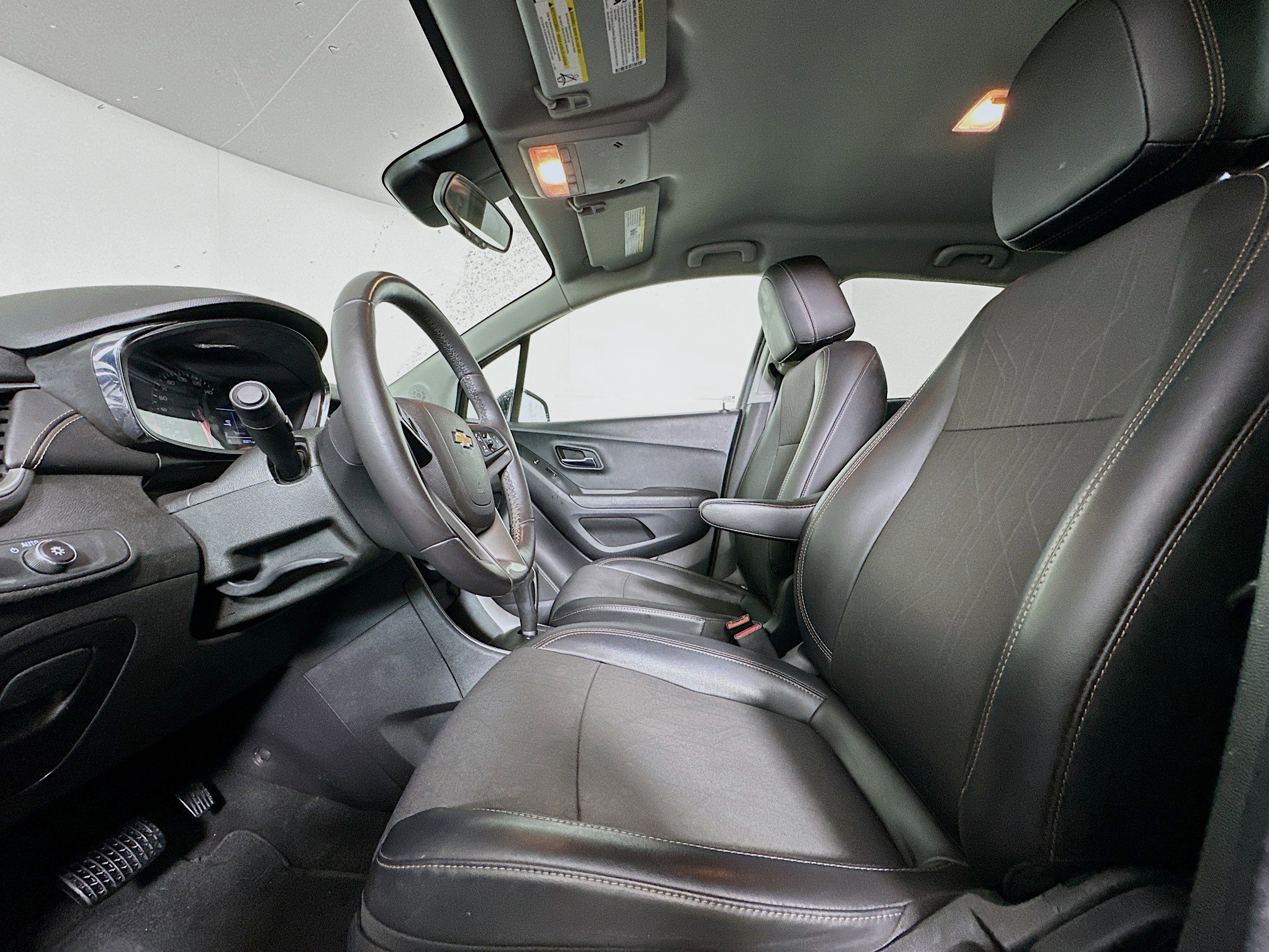 Used 2020 Chevrolet Trax LT w/ Driver Confidence Package image 13