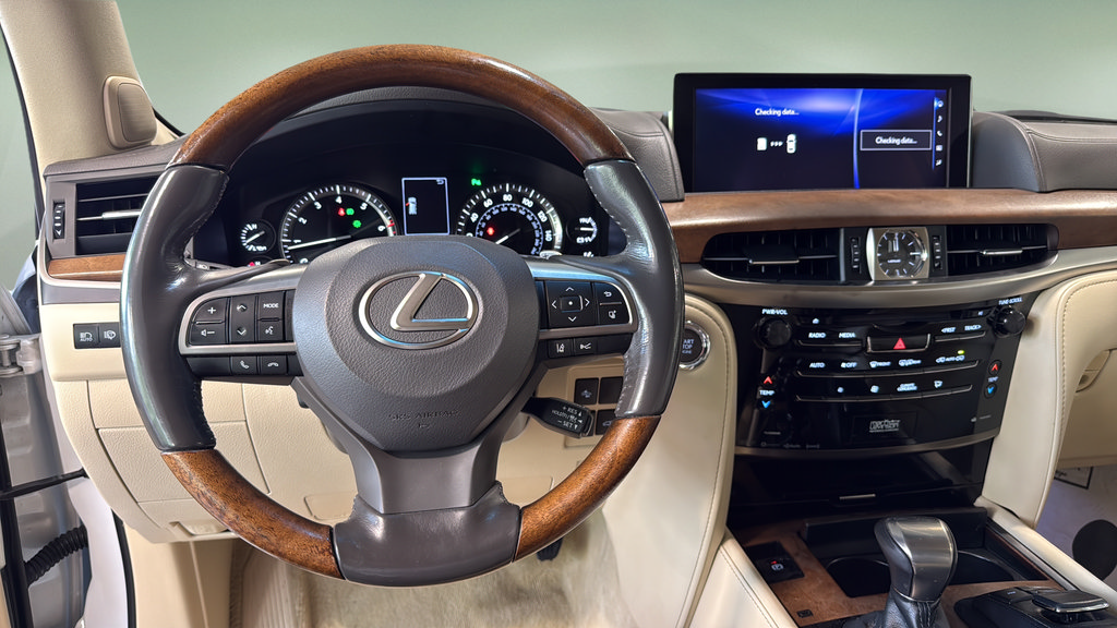 Used 2018 Lexus LX 570 4WD w/ Luxury Package image 25