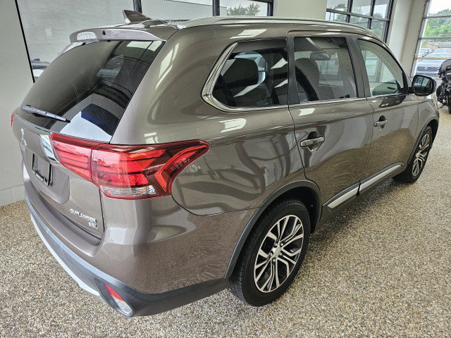 Used 2018 Mitsubishi Outlander LE FWD image 2