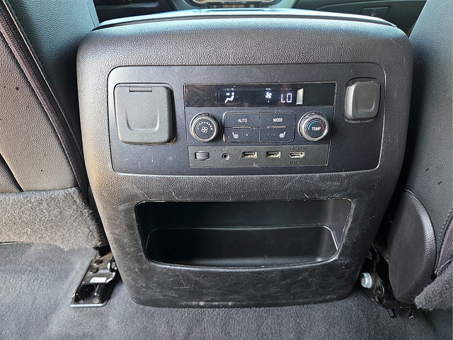 Used 2020 Chevrolet Suburban LT AWD/4WD image 16