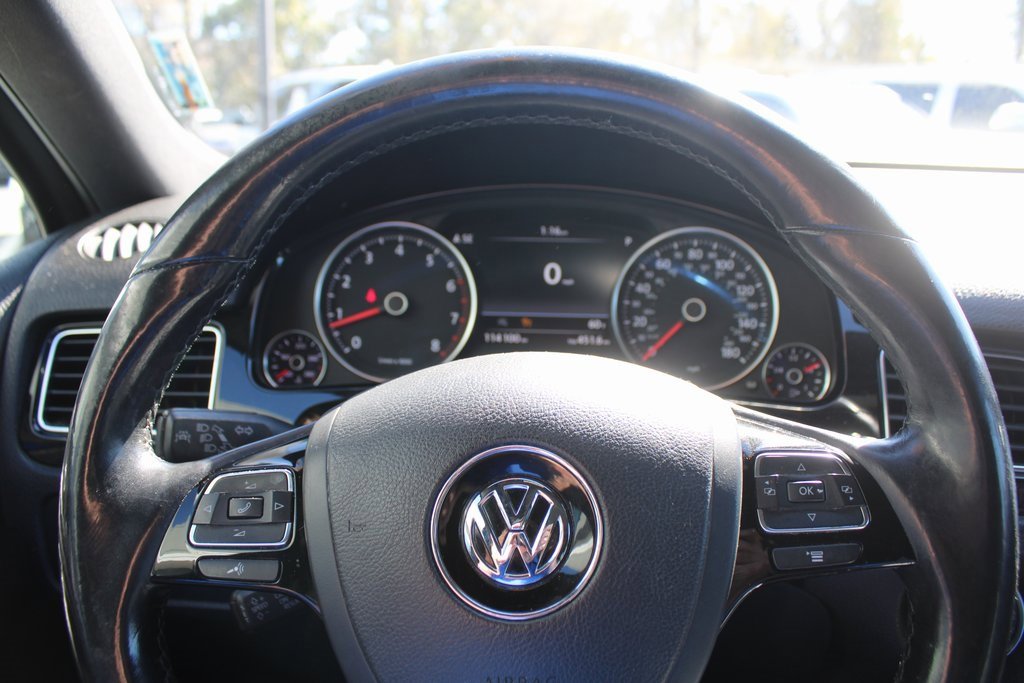 Used 2017 Volkswagen Touareg Wolfsburg Edition image 26