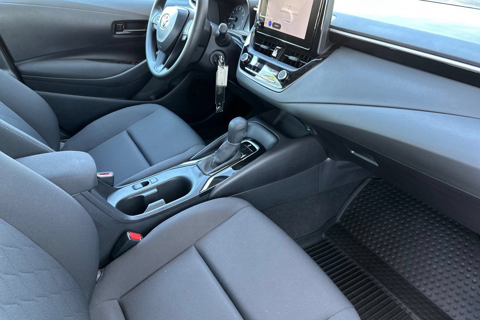 Used 2025 Toyota Corolla LE FWD image 15