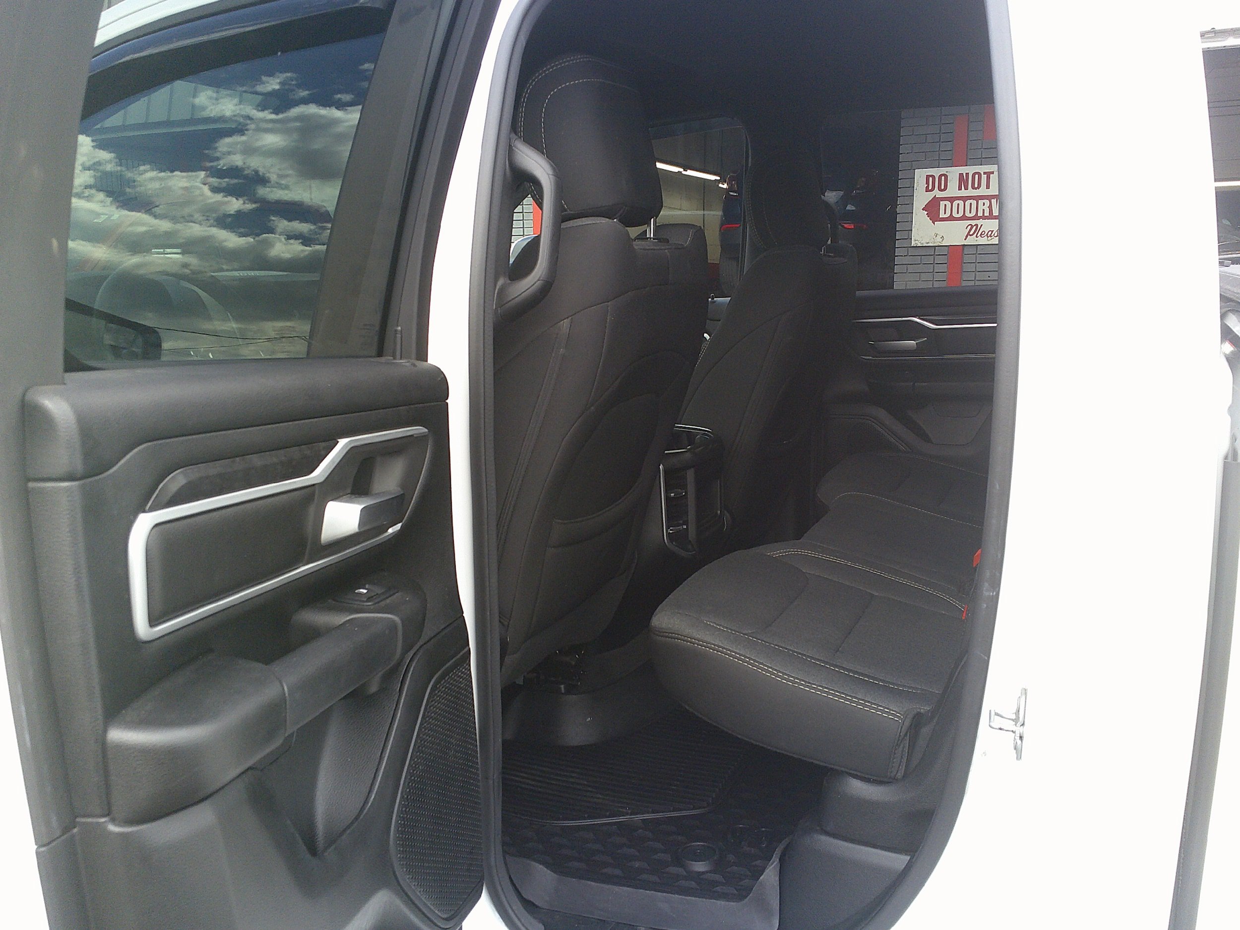 Used 2020 RAM 1500 Big Horn AWD/4WD image 23