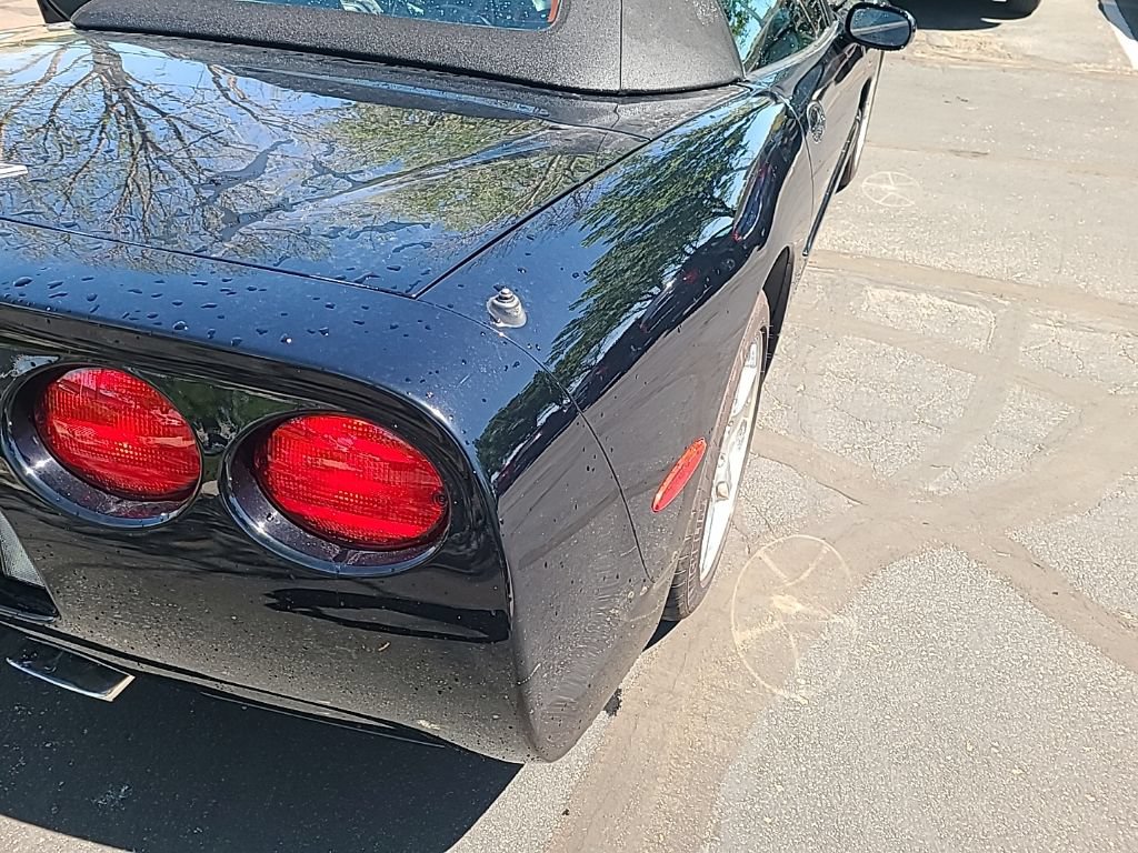 Used 2003 Chevrolet Corvette Convertible w/ Preferred Equipment Group1 RWD image 9