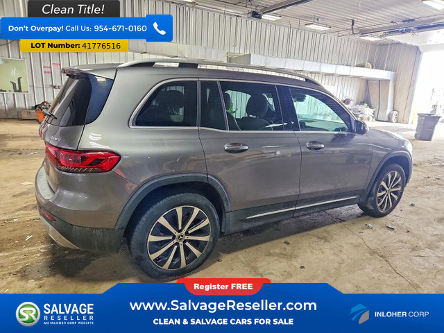 Used 2021 Mercedes-Benz GLB 250 4MATIC w/ Premium Package image 4