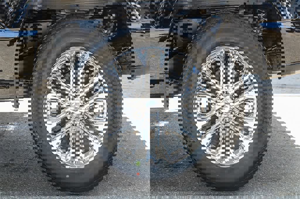 New 2025 Ford F150 Lariat w/ Equipment Group 501A Mid image 10