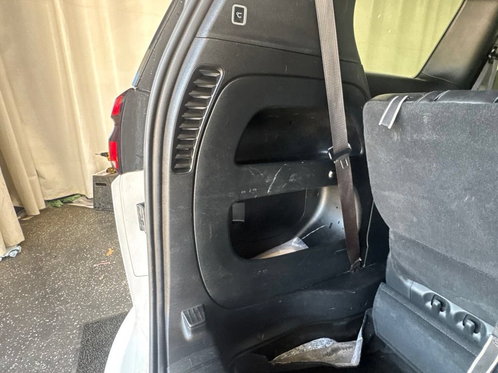 Used 2025 Chrysler Pacifica Select FWD image 8