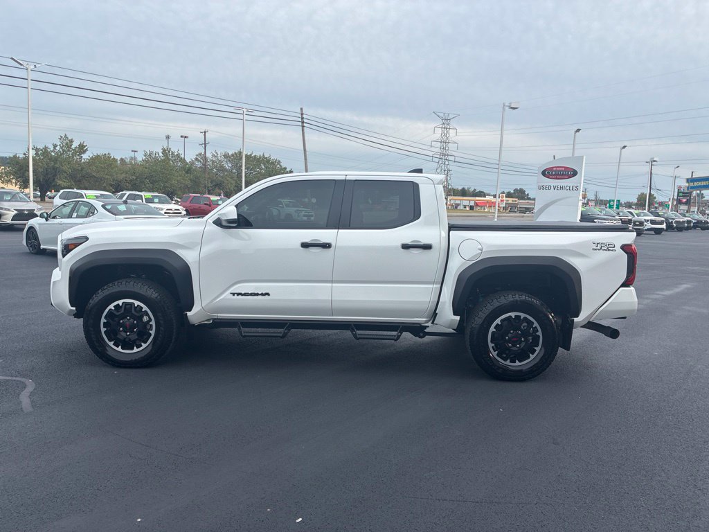 Used 2024 Toyota Tacoma TRD Off-Road AWD/4WD image 8