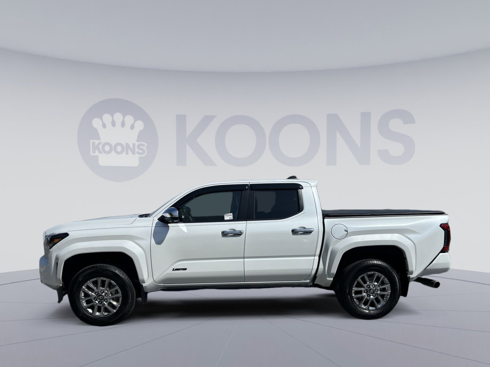 Used 2025 Toyota Tacoma Limited image 2