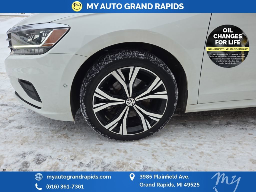 Used 2020 Volkswagen Passat 2.0T SEL image 32