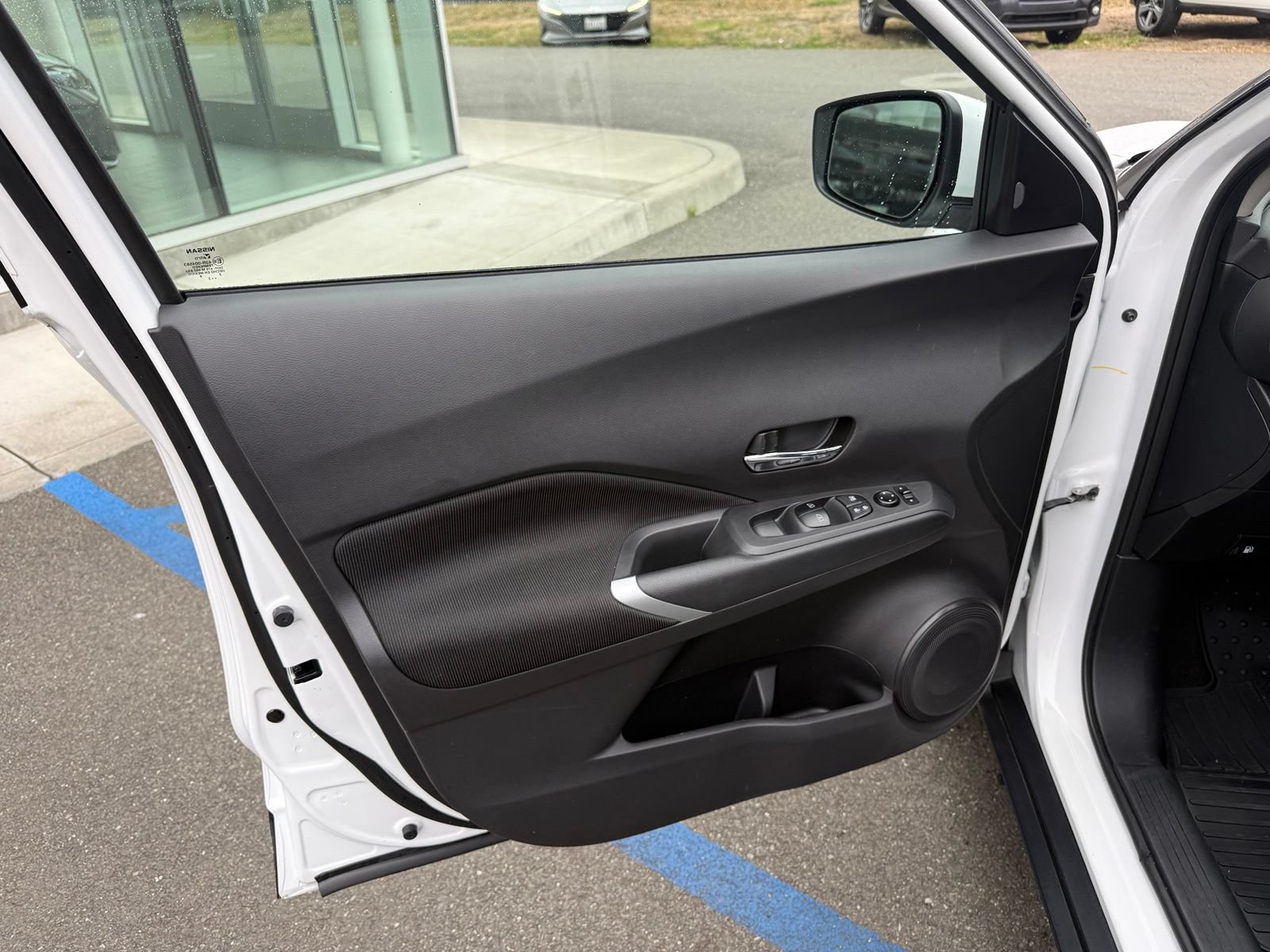 Used 2023 Nissan Kicks SV FWD image 13