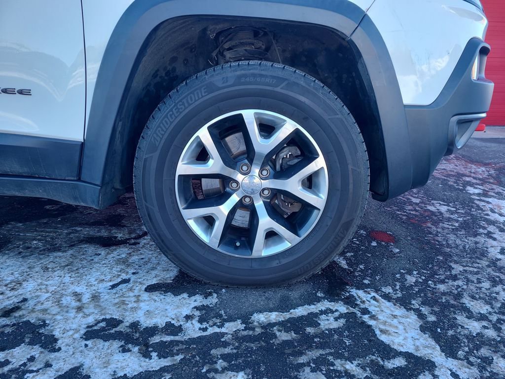 Used 2015 Jeep Cherokee Trailhawk image 15