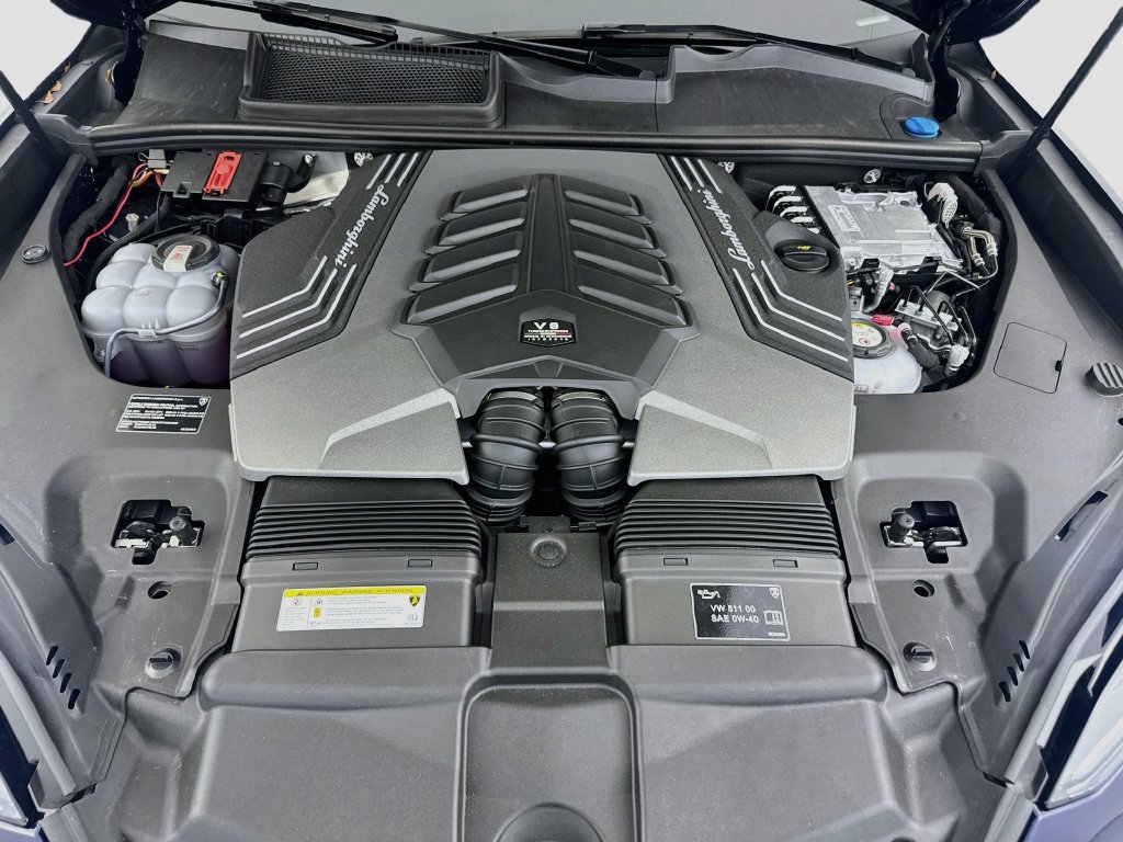 Used 2025 Lamborghini Urus S AWD/4WD image 33