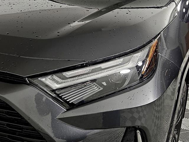 Used 2022 Toyota RAV4 XSE AWD/4WD image 9