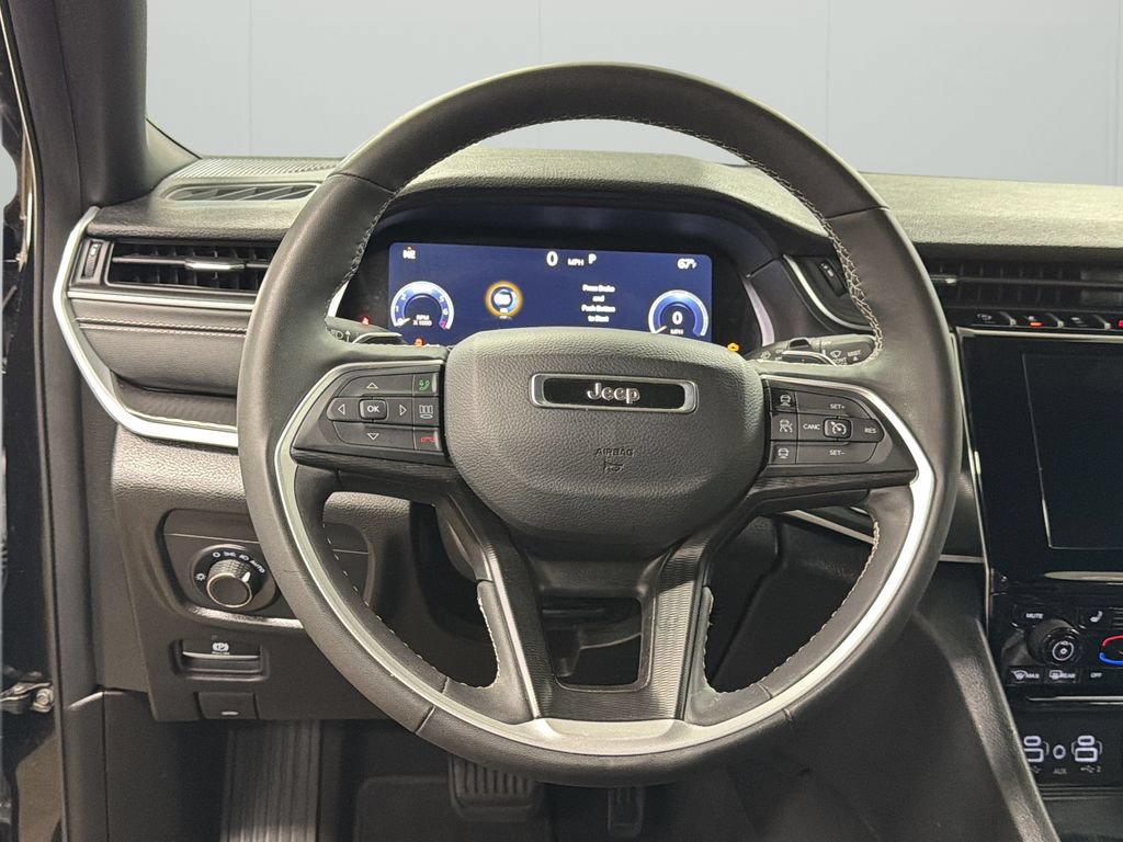 Used 2024 Jeep Grand Cherokee L Laredo AWD/4WD image 11