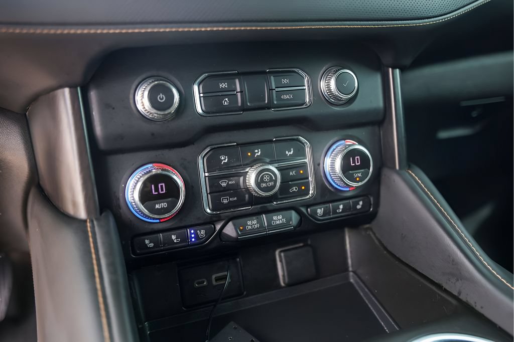 Used 2021 GMC Yukon AT4 w/ Rear Media and Nav Package AWD/4WD image 21