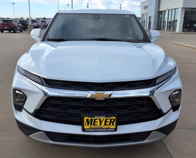 Used 2025 Chevrolet Blazer LT image 3