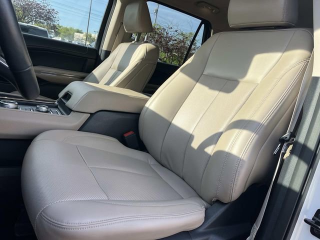 Used 2022 Ford Expedition XLT image 34