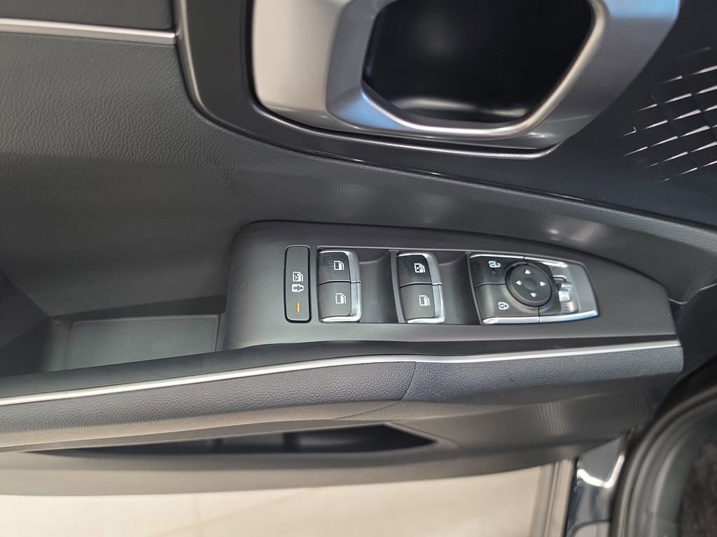 Used 2026 Kia Sorento LX image 13
