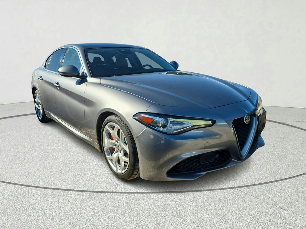 Used 2021 Alfa Romeo Giulia Ti image 5