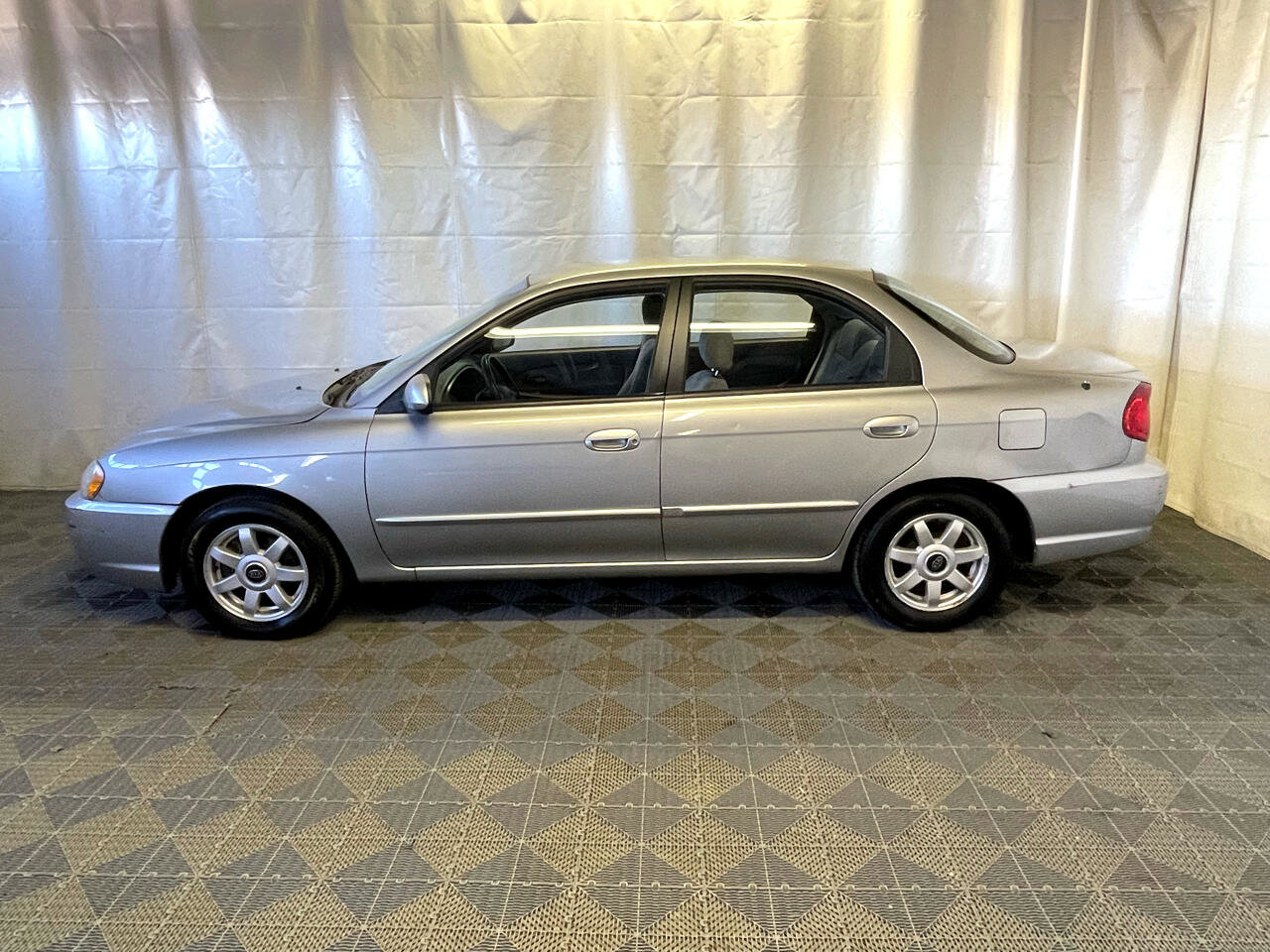 Used 2004 Kia Spectra Sedan image 5