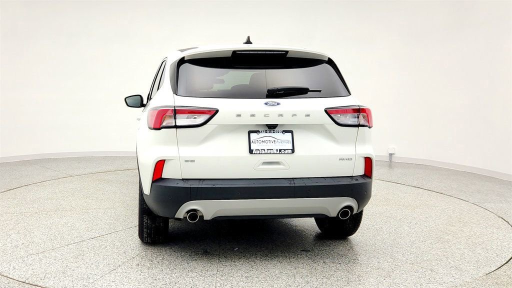 Used 2022 Ford Escape SE image 6