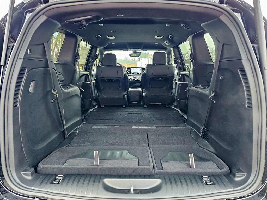 New 2026 Chrysler Pacifica Select image 37