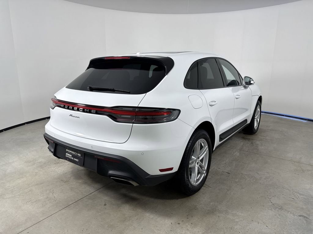 Certified 2025 Porsche Macan image 7