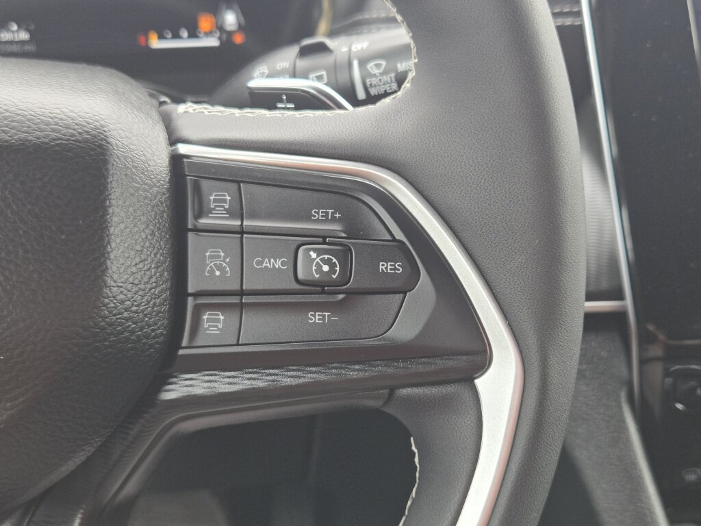Used 2025 Jeep Grand Cherokee Altitude AWD/4WD image 19