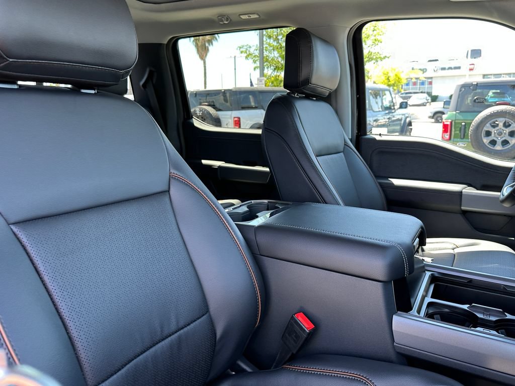 New 2026 Ford F350 Lariat w/ Black Appearance Package AWD/4WD image 18